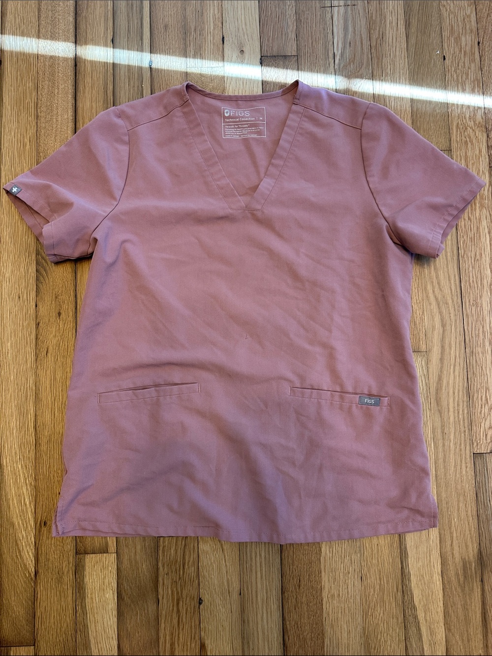 Figs Women's Two Pocket V-Neck Scrub Top in Mineral Mauve